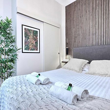 Renovated Champs-Elysees Retreat باريس المظهر الخارجي الصورة