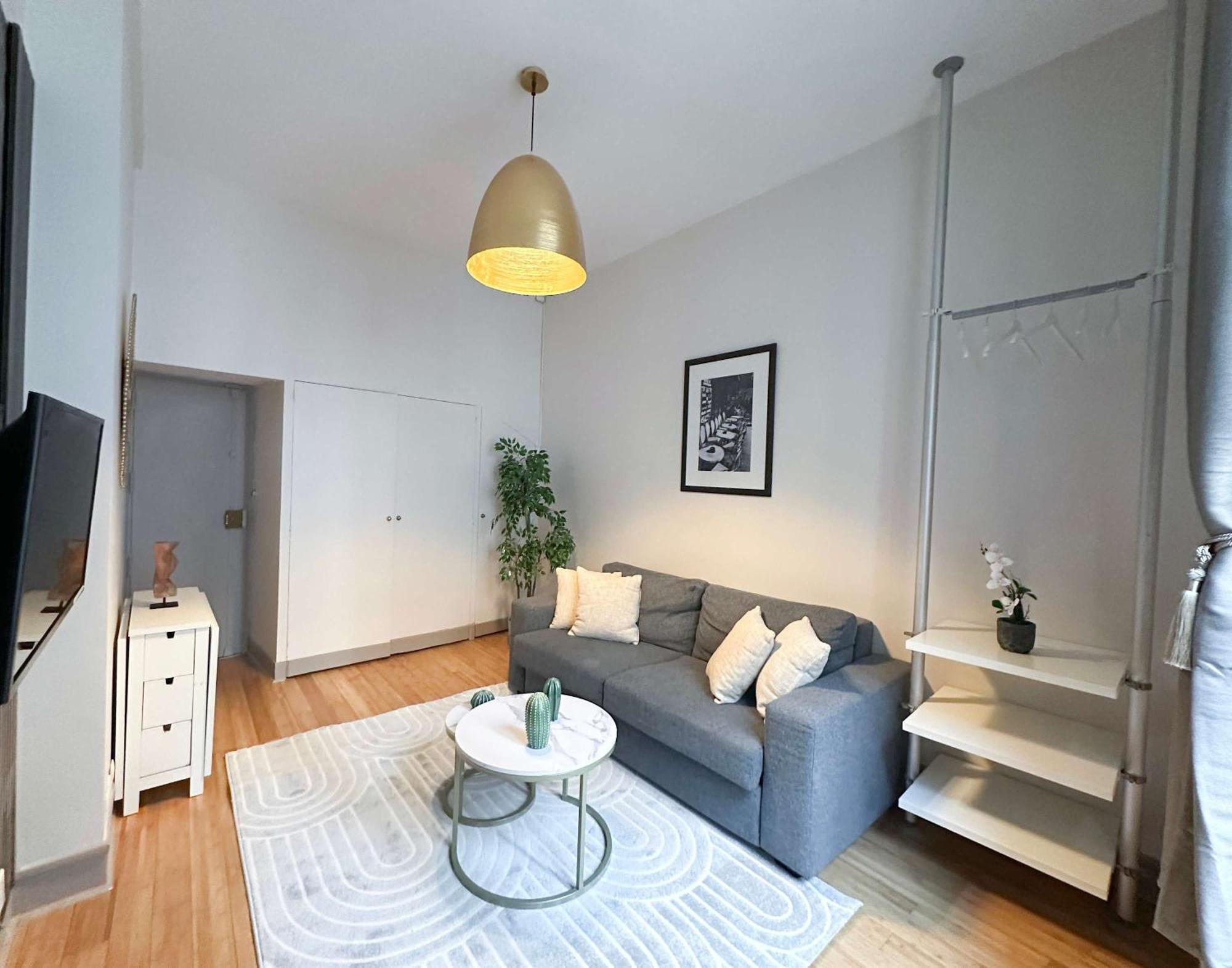 Renovated Champs-Elysees Retreat باريس المظهر الخارجي الصورة